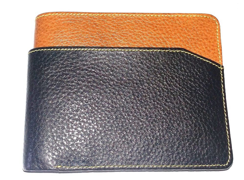 Black Brown Tan Bi Fold Leather Men Wallet, Size: 5.5 inch