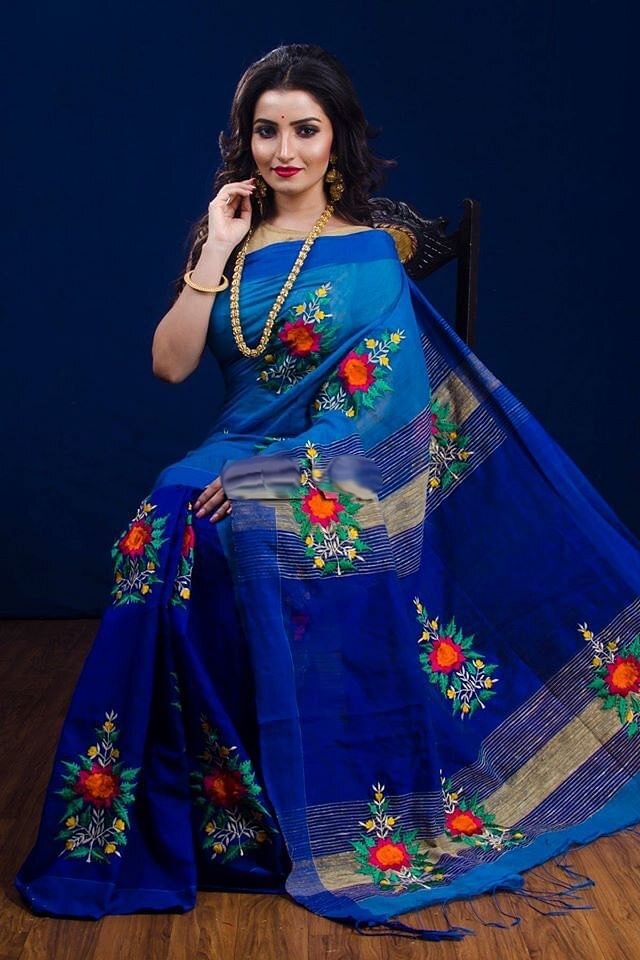 Blue Handloom Embroidered Saree, 6.3 M (with Blouse Piece)