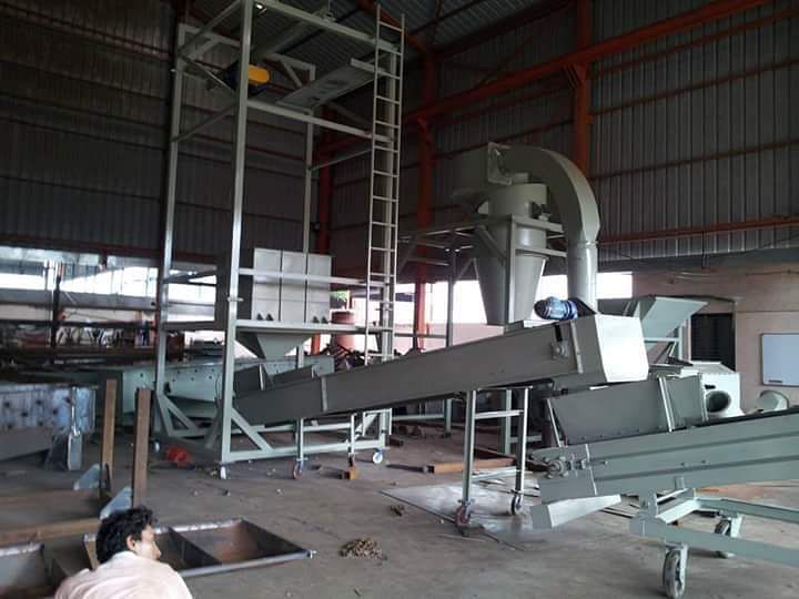 Bulk Material Unloading System, 240 to 440 V