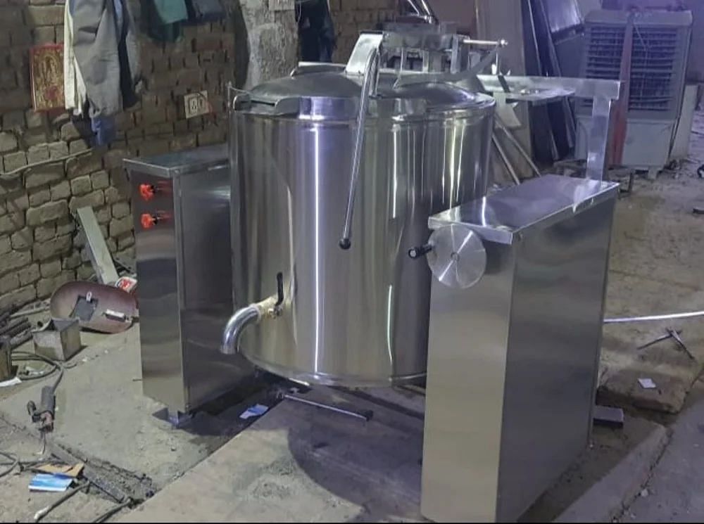 Capacity: 100 Litre Equipment Type: Gas Range Tilting Bulk Cooker, For Hotel