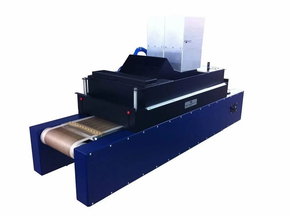 Carbon Steel Roller Uv Conveyor System, Capacity: 100 Kg/Feet