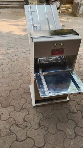 Cast Iron Stainless Steel Indian Bread Slicer, For Bakery Equipments