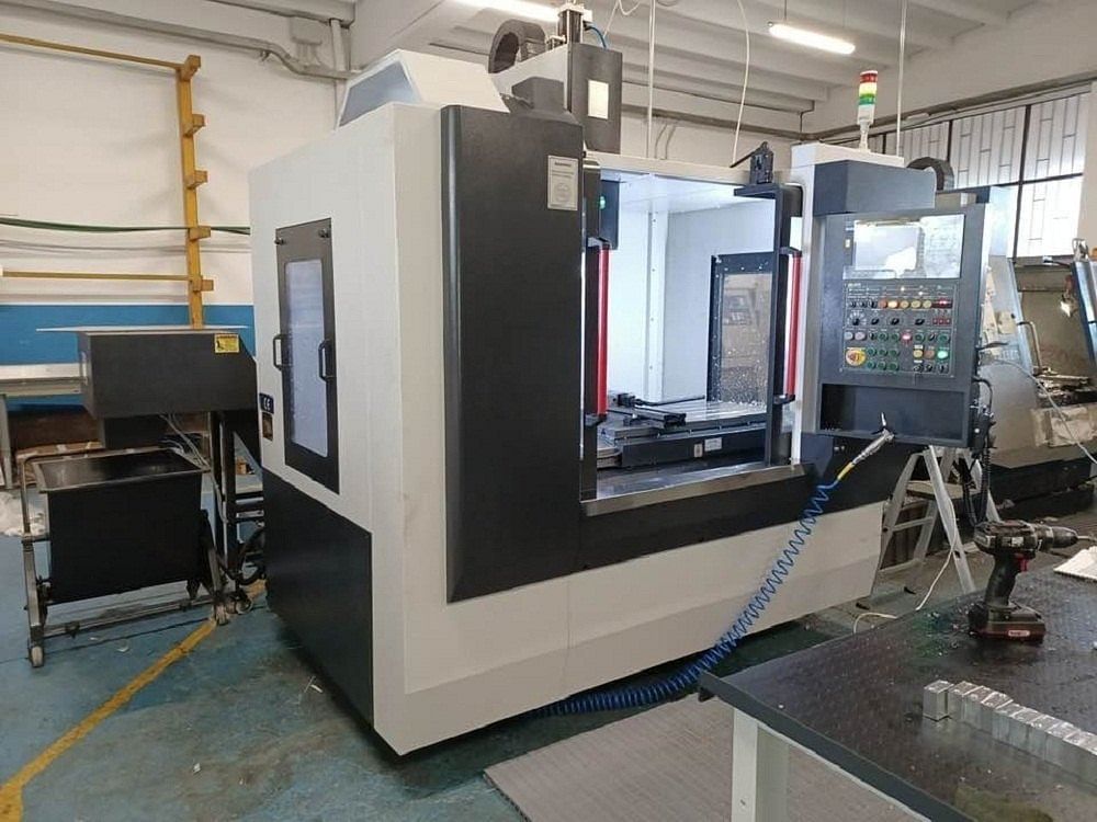 Cast Iron Vmc Vertical Machining Centre, Pallet Size: 650mm