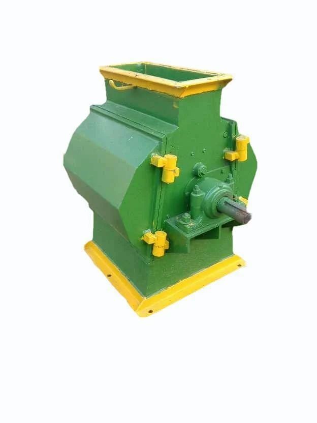 Cattle Feed Grinder, 2000 kg per hr