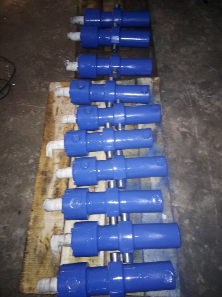 Center Trunion Mild Steel Double-Acting Hydraulic Cylinder, Capacity: New Delhi, 250Bar