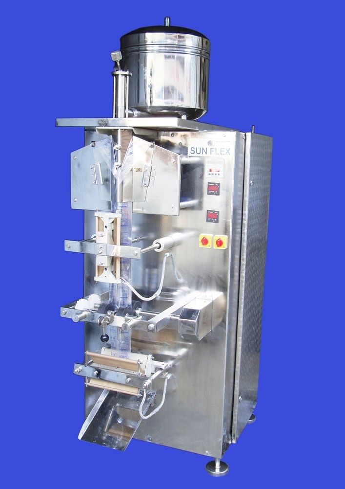 Centre Sealing Electric Pepsi Pouch Packing Machine