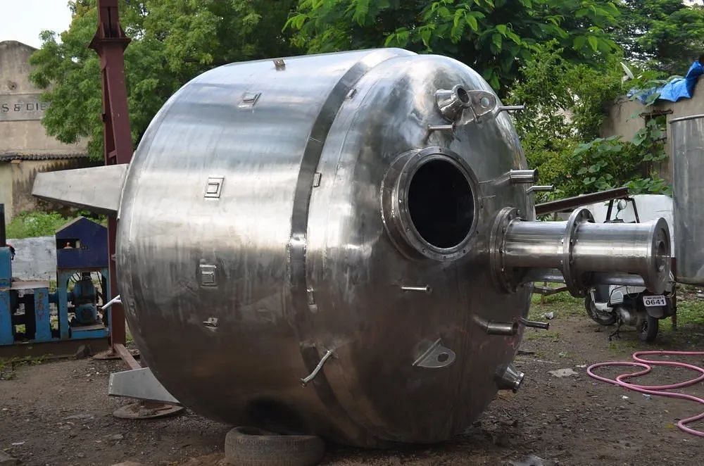 Chemicals/Oils Ss Mixing Tank, Capacity: 500-10000 L