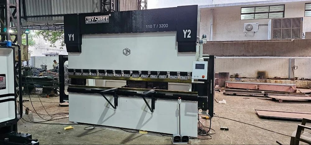 CNC Press Brakes, Capacity: 100 Ton, Automation Grade: Automatic