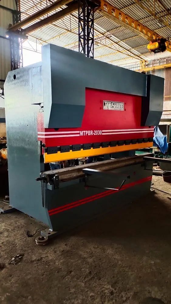 CNC Synchro Press Brake Machine, Capacity: 45 kg/Mm2, Automatic Grade: Automatic