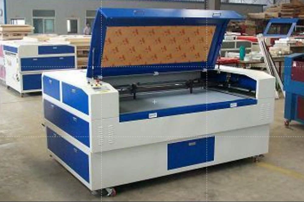 CO2 Laser Engraving Cutting Machine