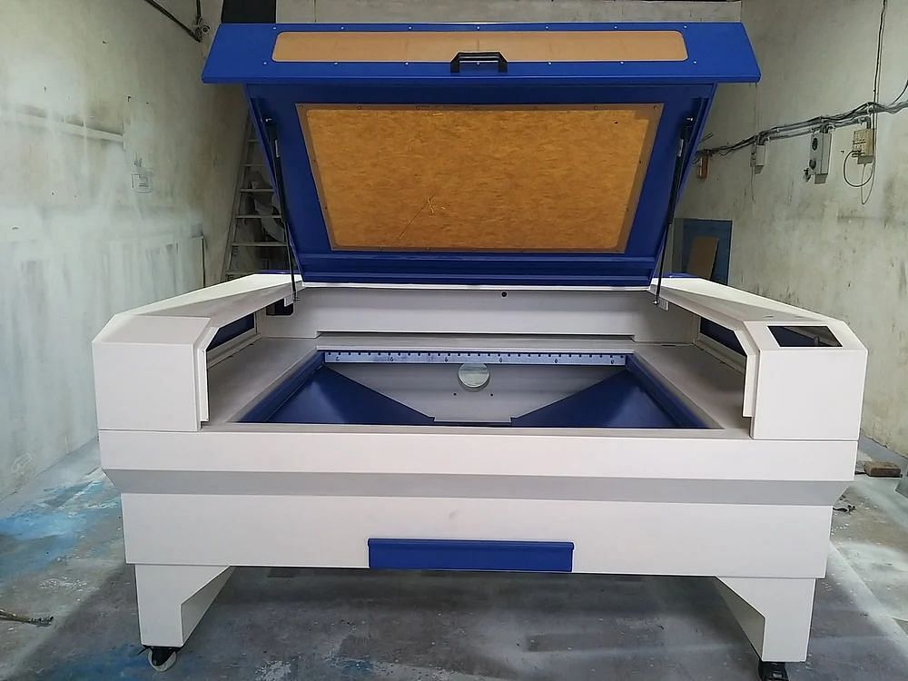 CO2 SRJ1410 Double Head Laser Cutting Machine