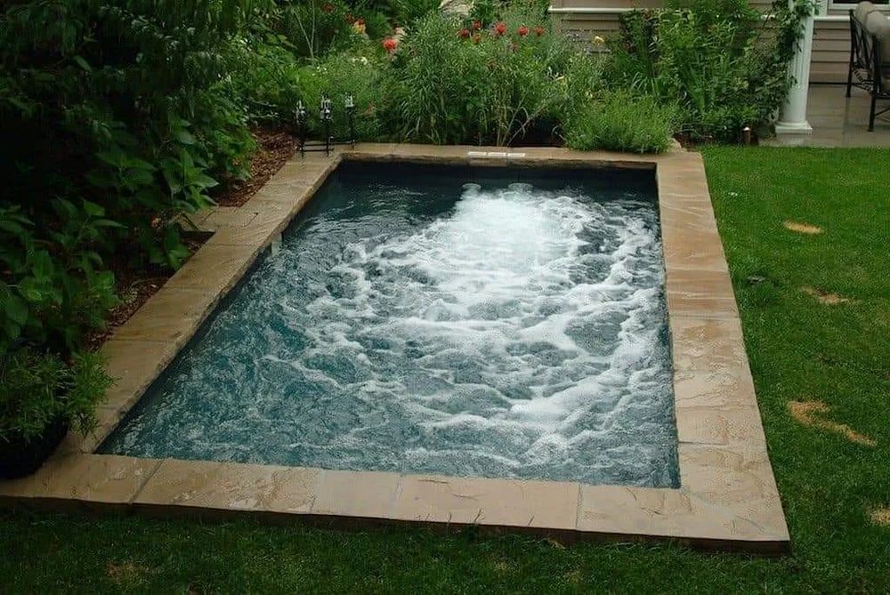 Concrete Jacuzzi, Size: 6x4