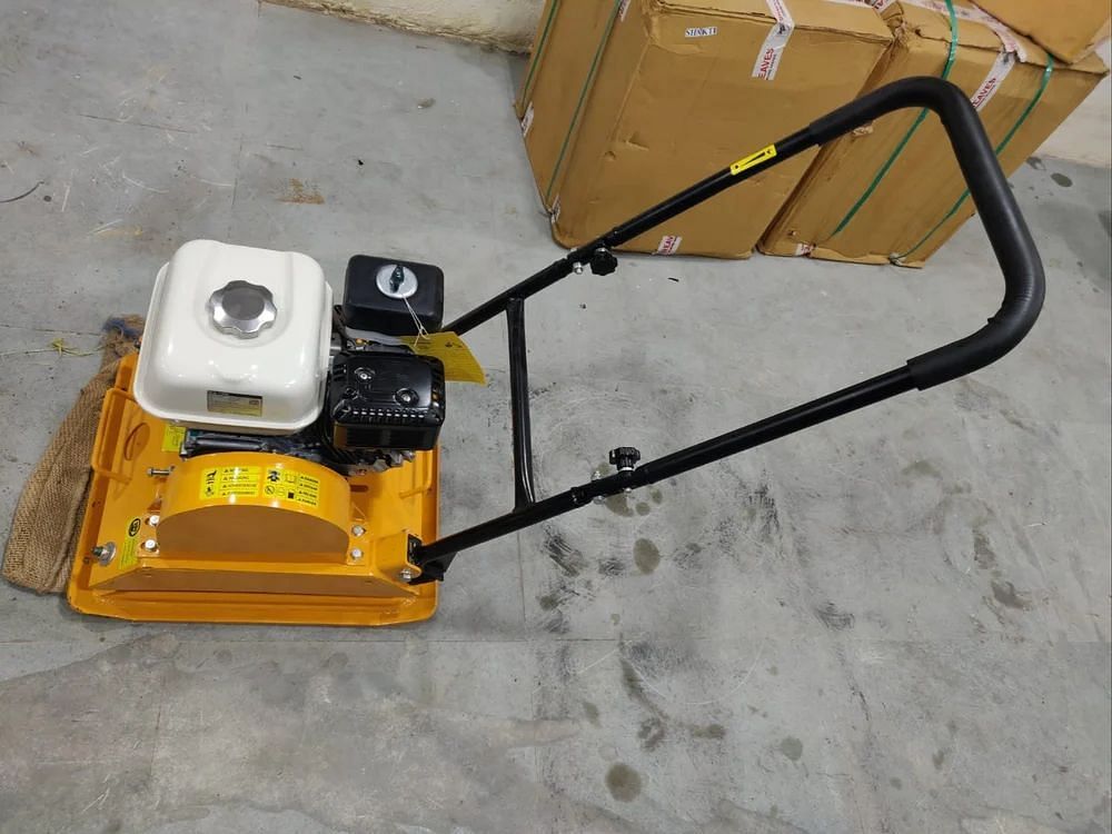 Concrete Plate Earth Compactor, Model Name/Number: EC0051, Capacity: 3 Ton