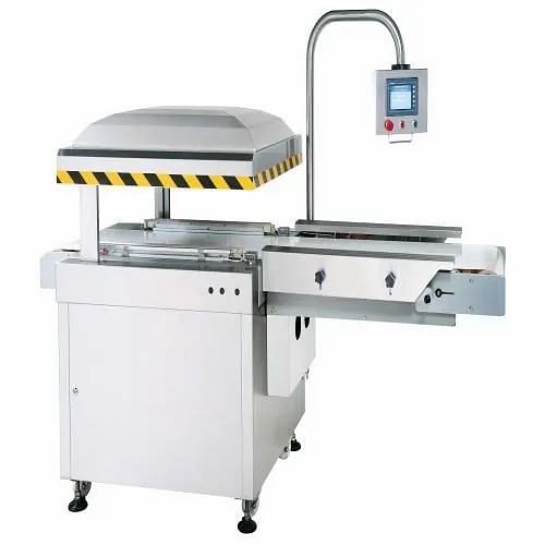 CONTINUOUS TYPE VACUUM PACKAGING MACHINE, 588 Kg