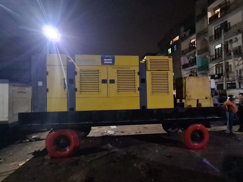 Diesel Screw Air Compressors On Rental Hire, in Pan India, Flow Capacity: 400 CFM