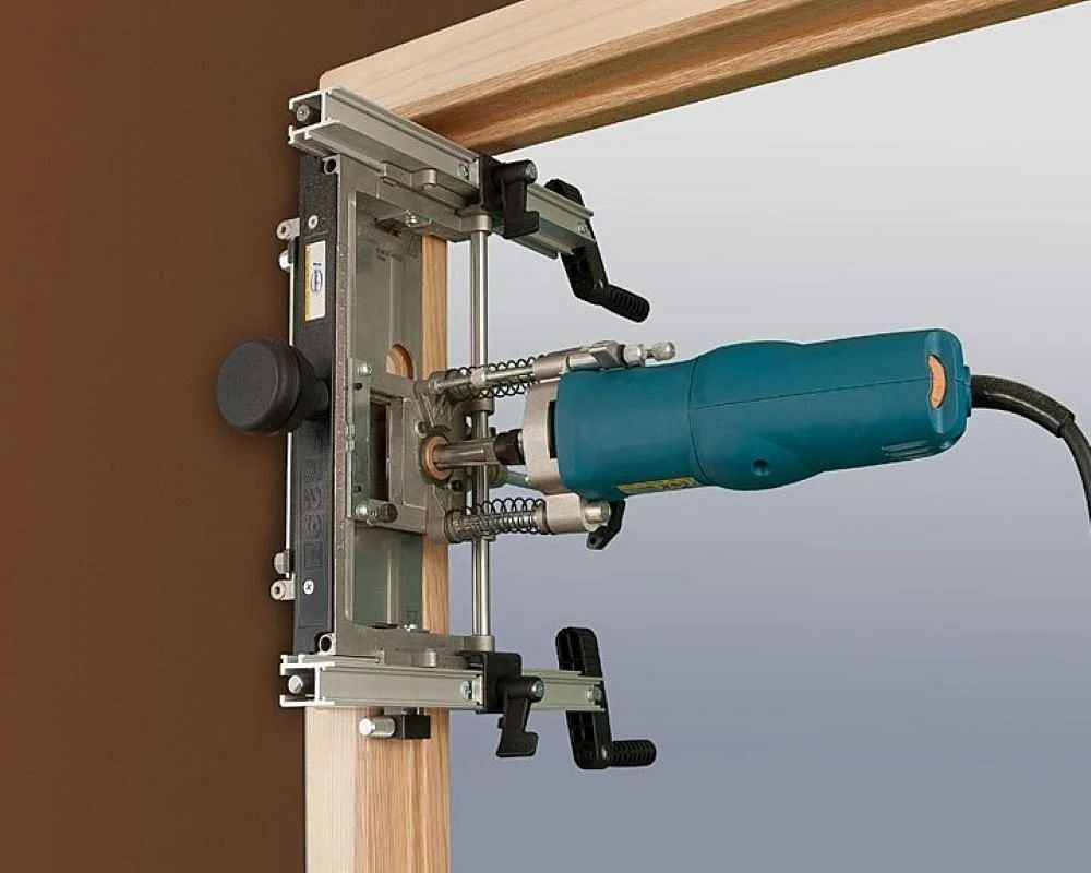 Door Hinges Fitting Machine