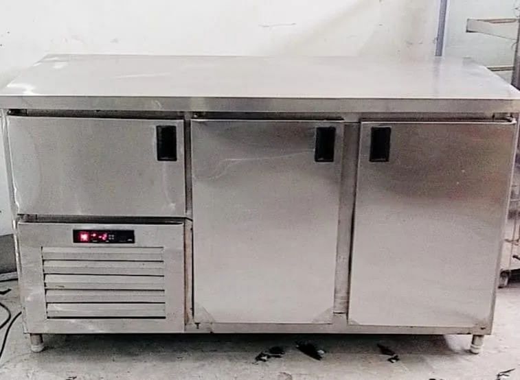 Double Door Under Counter Refrigerator, Silver, Capacity: 500 L