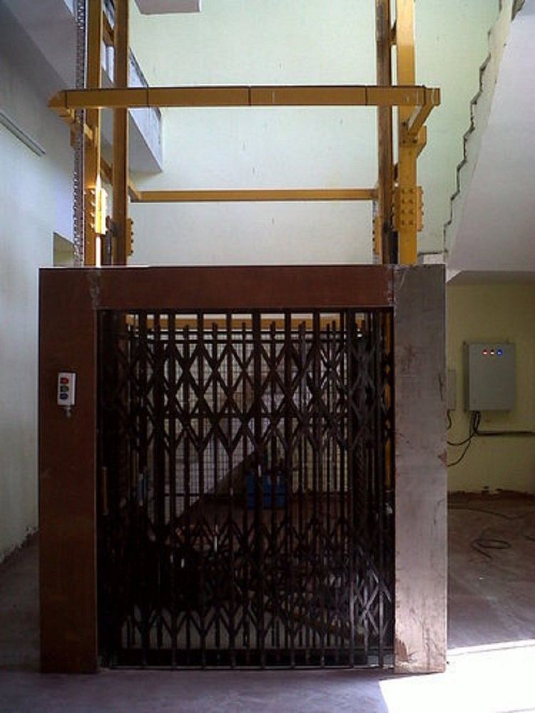 Dual Mast Goods Lift