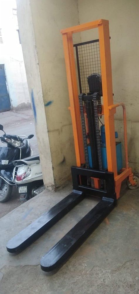 Electric Hydraulic Stacker