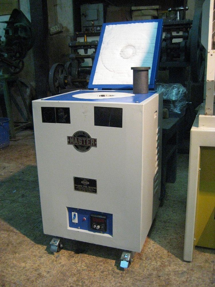 Electric Tilt Silver Melting Furnace, Material Loading Capacity (T): 1kg To 10kgs