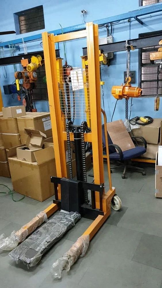 Ezzi tools Hydraulic Hand Stacker 3ton Heavy Duty, For Goods Lifting