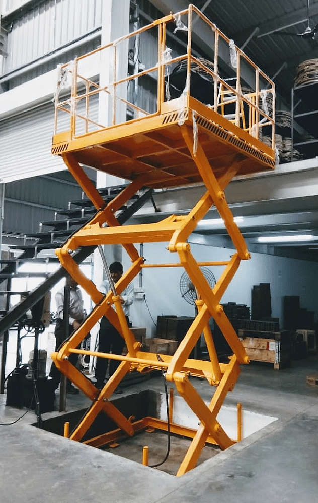 Fabreko Industries Hydraulic Scissor Lift Table, Working Height: 20 Feet, Capacity: 10 Ton