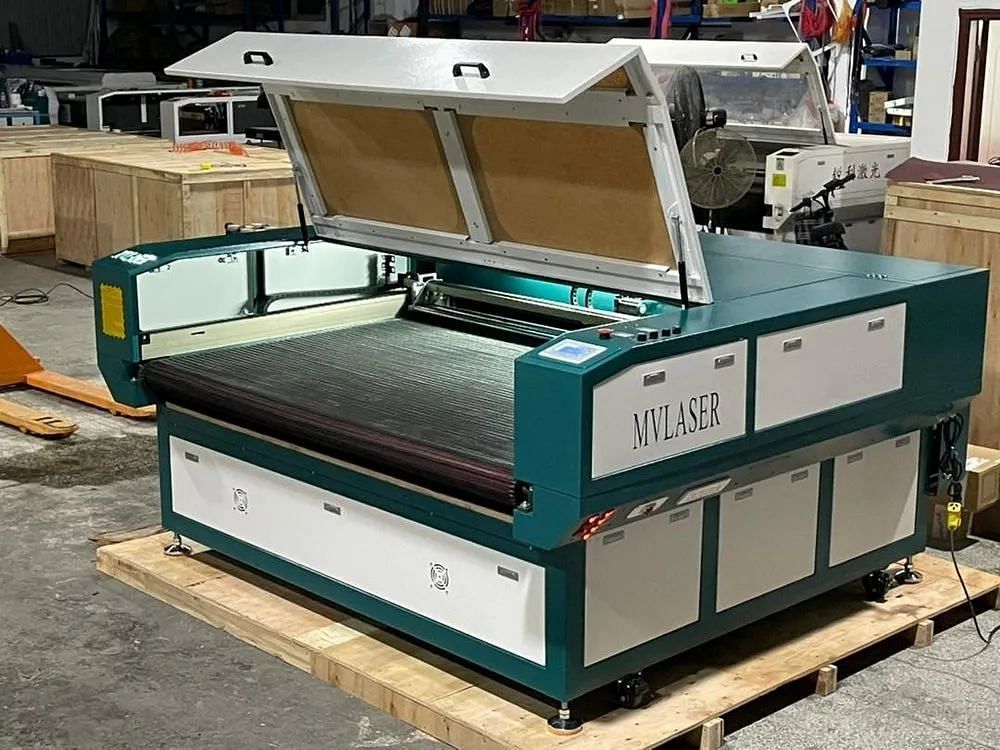 Fabric Mask CO2 Laser Cutting Machine, Cooling Mode: Water Cooling, Model Name/Number: Mv - 1610