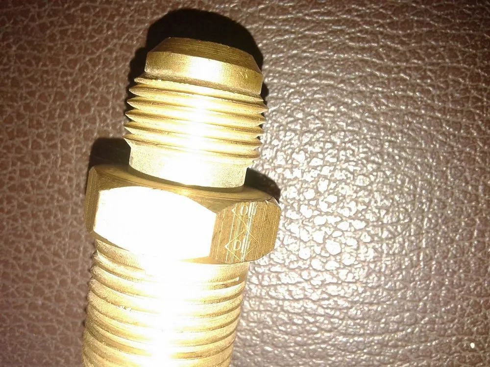 Female Brass Couplings, For Pneumatic Connections, Size: 1 inch