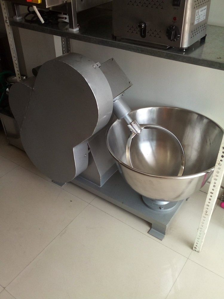 For Commercial / Large Stainless Steel Dough Kneader Machine capacity 10 kgs