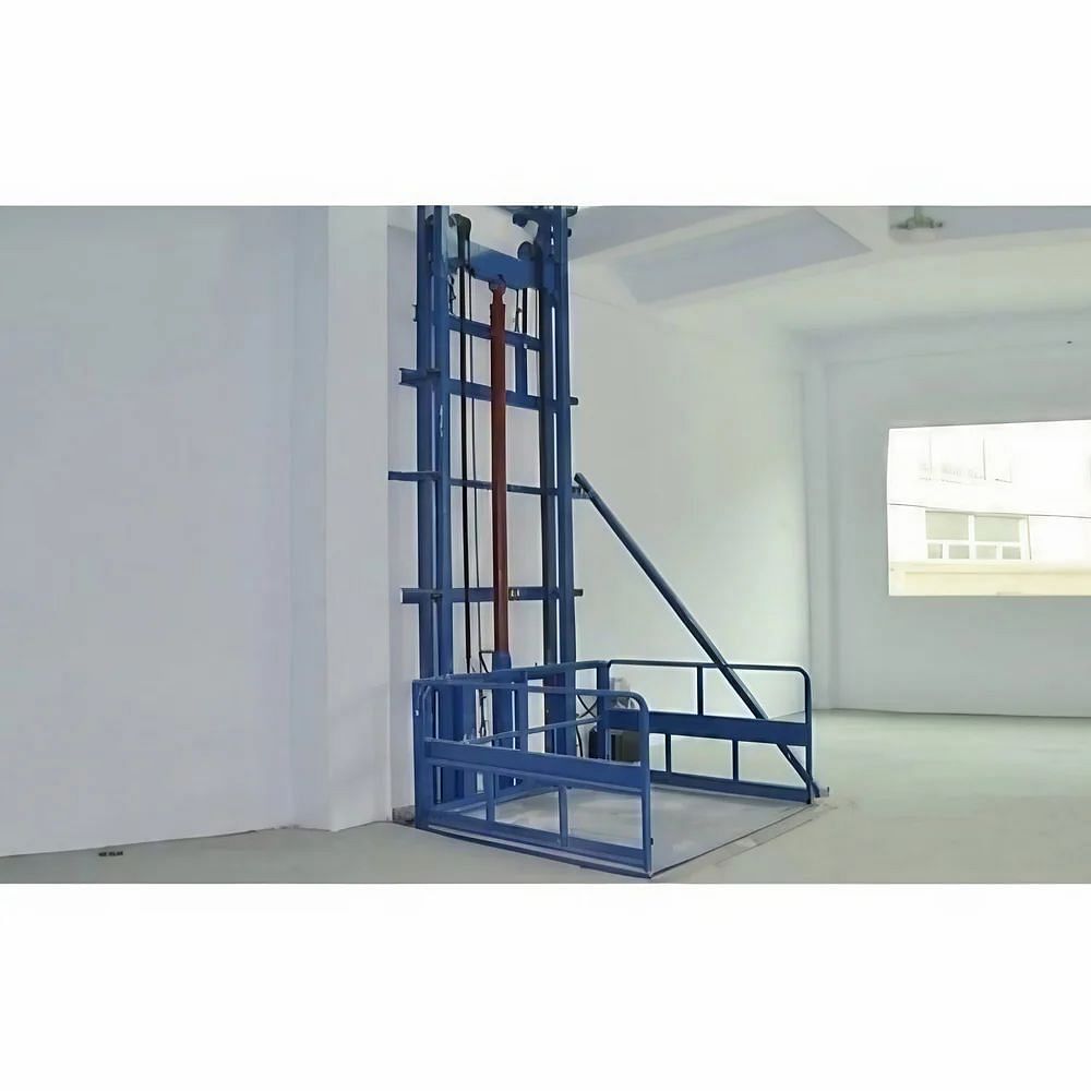 Foram Hydraulic Industrial Goods Lift, Capacity: 1-2 ton