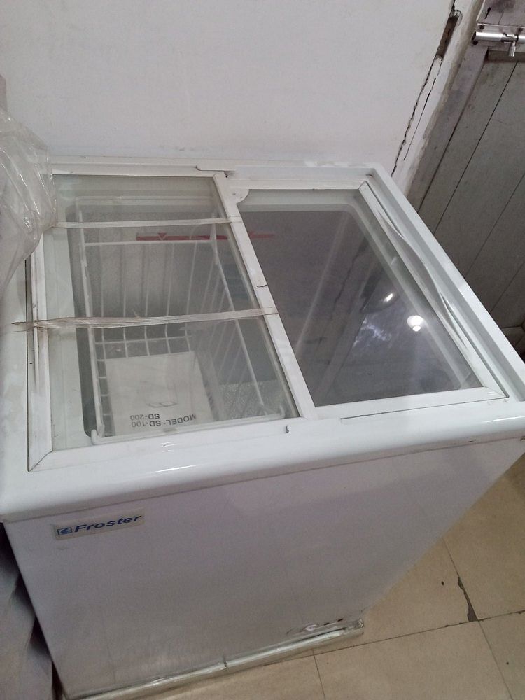 Freezer, Capacity: 100 L