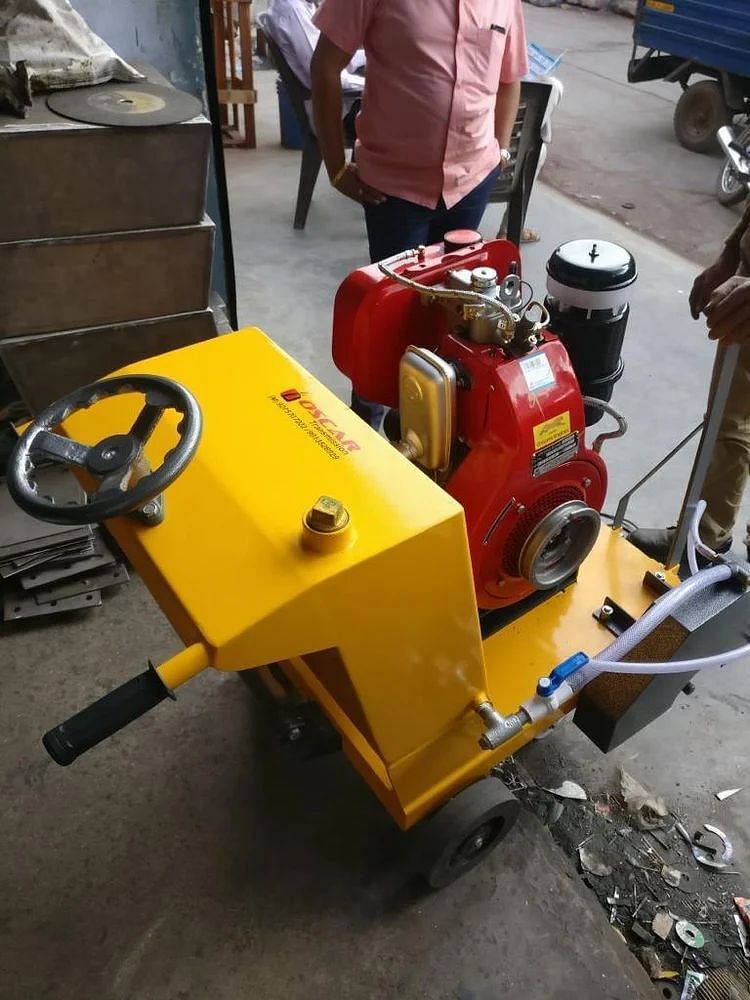 Fully Automatic Concrete Road Cutting Machine, Electric, Capacity: 1200 SQ Ft/Hour