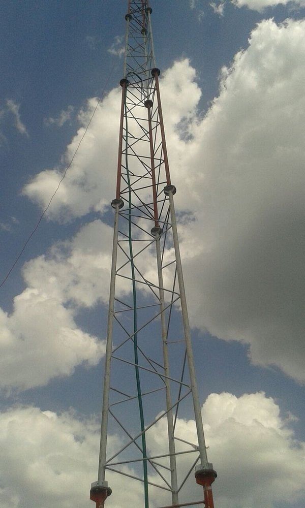 Galvanized Iron TRIPOD Self Supporting Tower Mast, For Telecom