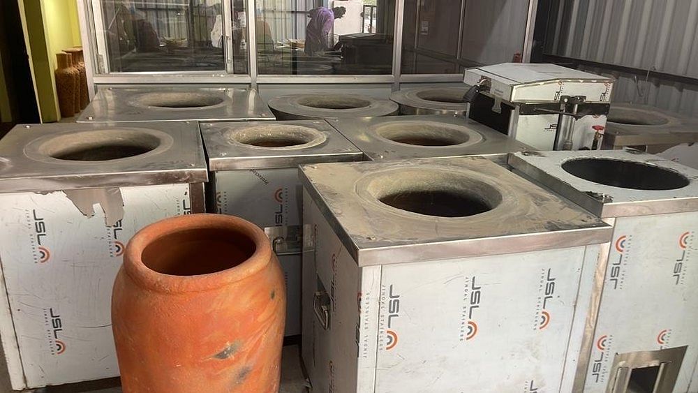 Gas Stainless Steel Ss Square Tandoor, For Hotel, Capacity: 12 Roti