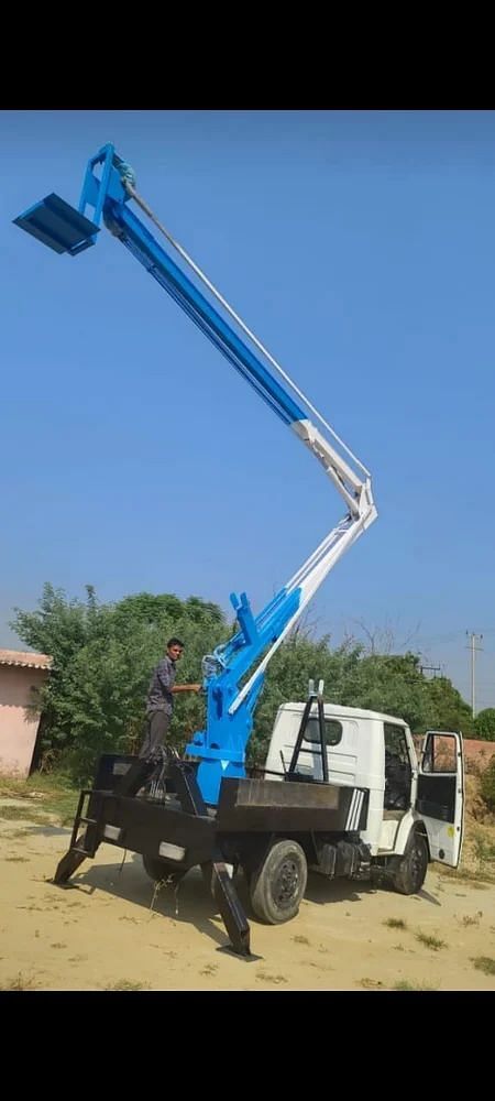 GCS Hydraulic Sky Lift, Knuckle Boom