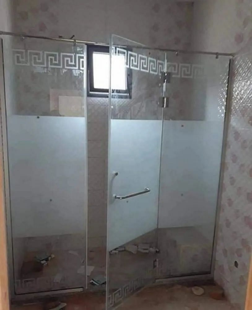 Glass Hinged 10mm Bathroom Cubicle Shower