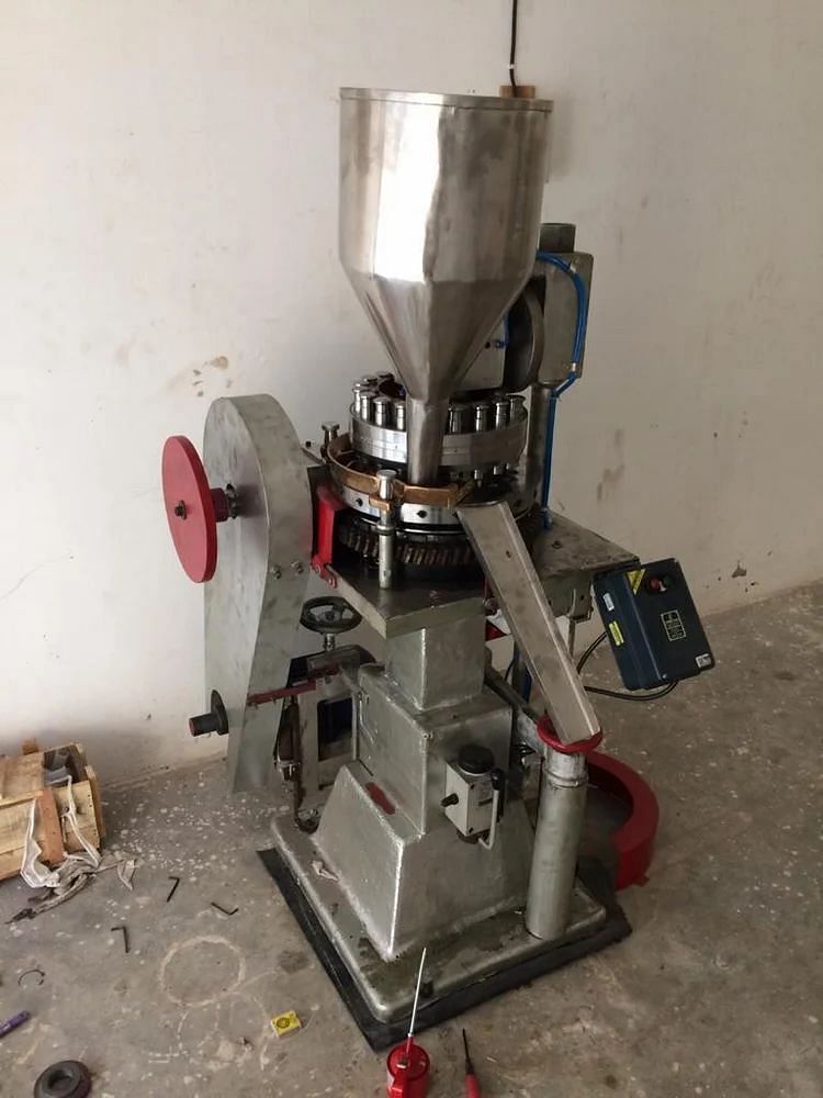 GMP Stainless Steel Automatic Naphthalene Tablet Making Machine