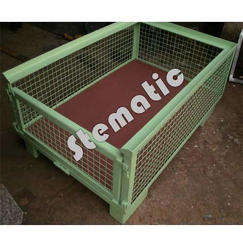 Green, Brown Metal Bins, Capacity: 100-200 kg