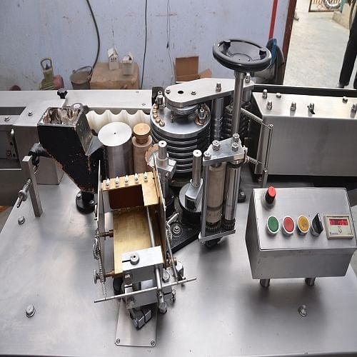 Gum Labeling Machine, Model Name/Number: APM-650, Capacity: 2400 To 4800 Bph