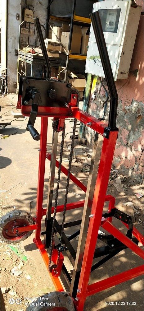 Haldhari Trolley Earth Auger, Capacity: 68cc, Model Name/Number: SII/EA/82