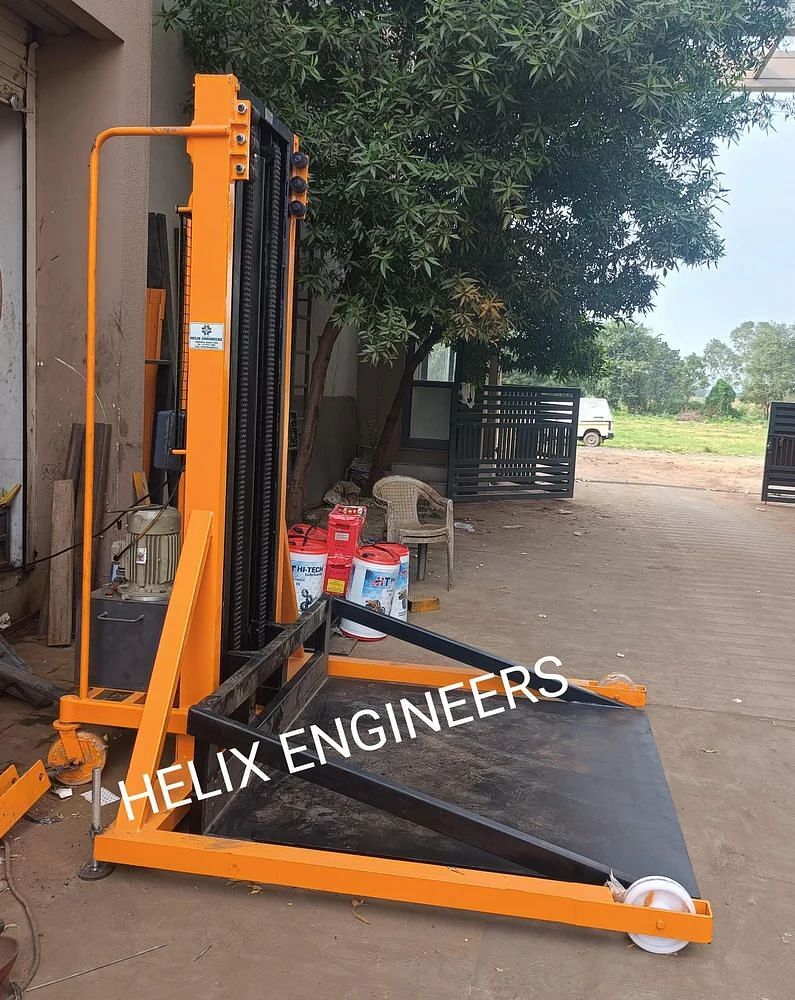 Helix Engineers Mild Steel Electric Platform Stacker, For Cement Production, DC