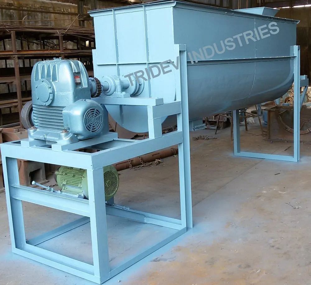 Horizontal Mixers, Capacity: 2000 kg