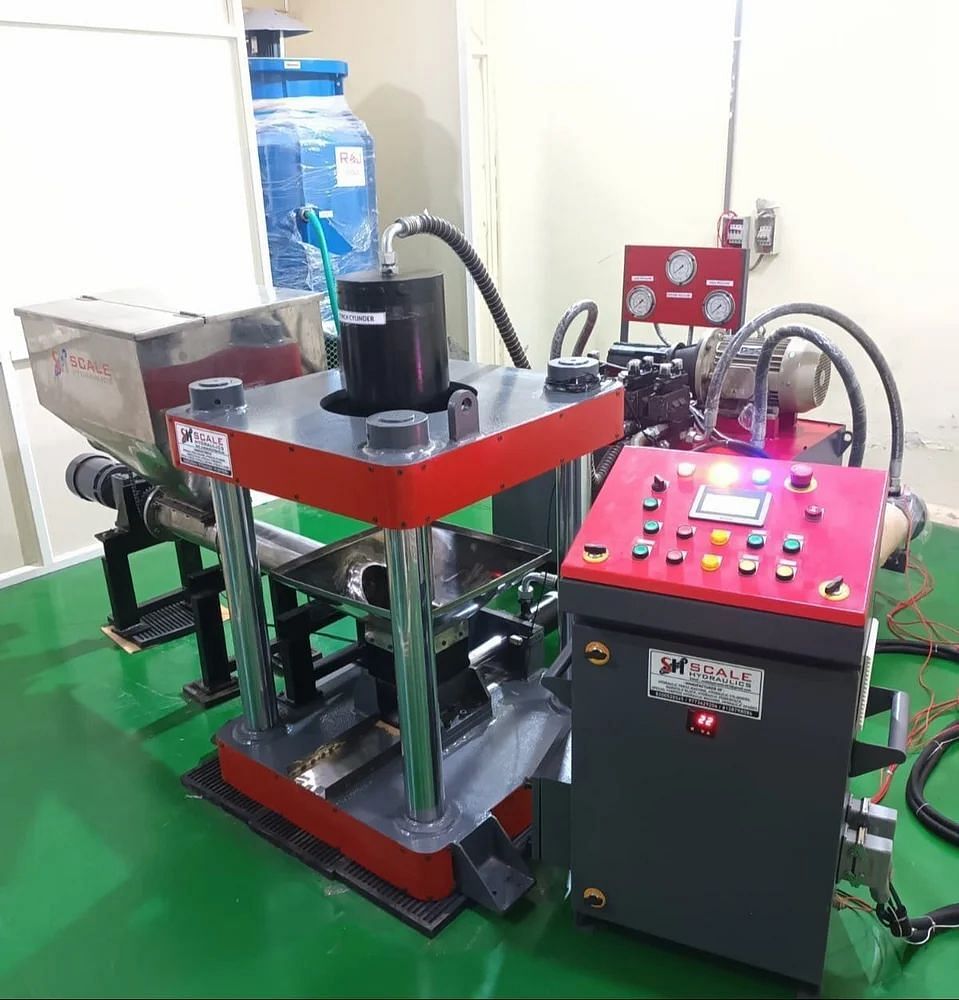 Hydraulic Briquetting Machine, Automation Grade: Automatic