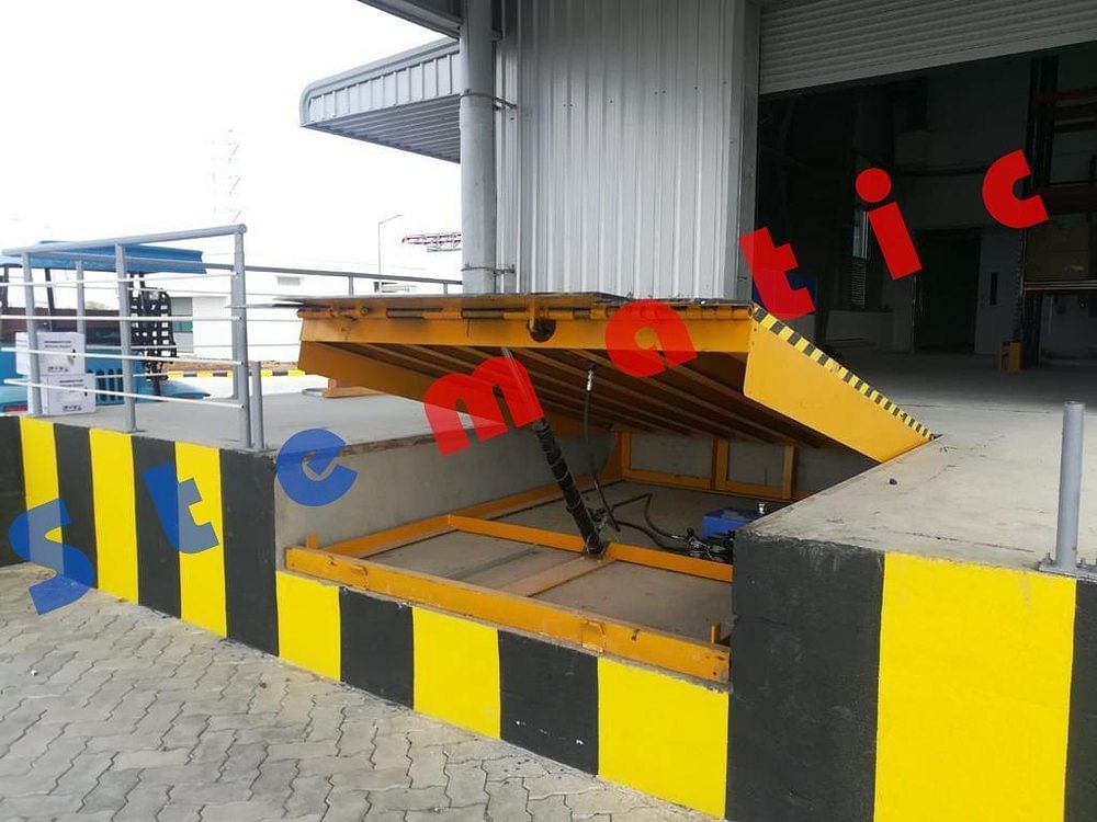 Hydraulic Dock Leveler, 9000