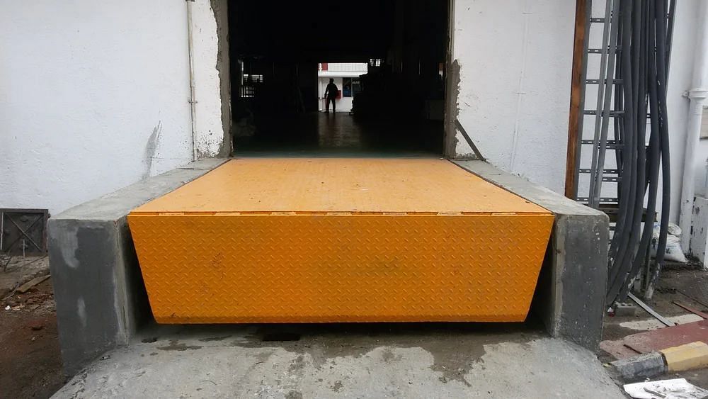 Hydraulic Dock Leveler, Stainless Steel