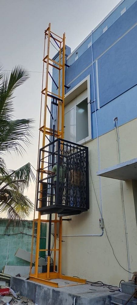 Hydraulic Goods Lift