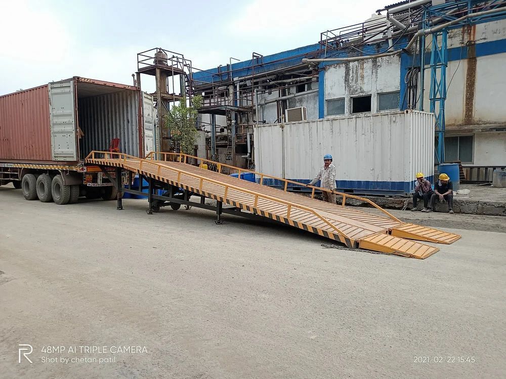 Hydraulic Loading Dock Ramp