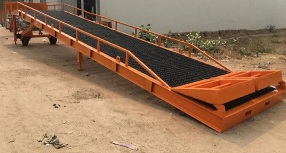 Hydraulic Mild Steel Loading Ramps, Size/Capacity: 15 X 2.5 Feet, Lifting Capacity: 15 Ton