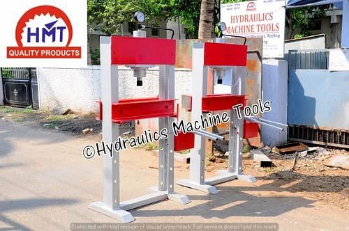 Hydraulic Press, Capacity: 1-5 Ton