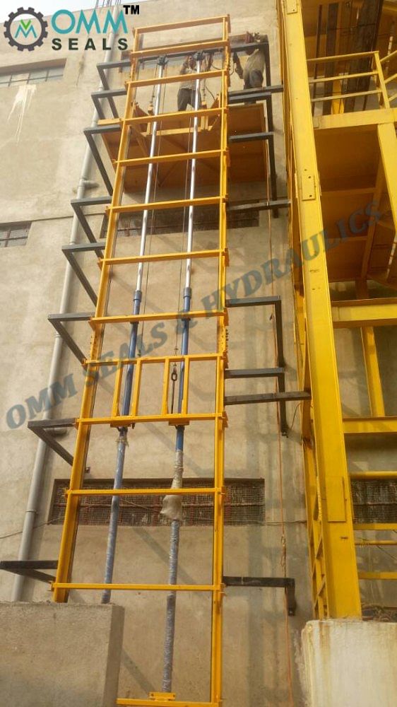 Hydraulic Stacker With Independent Structure for Warehouses, Capacity: Upto 2 Ton